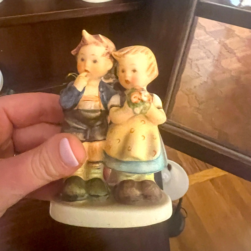 hummel figurine